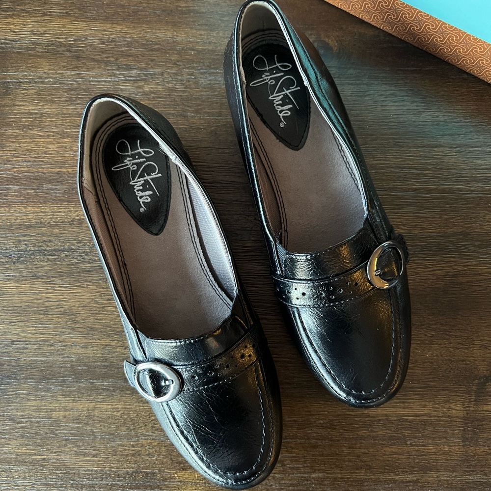 Life Stride black women’s loafers